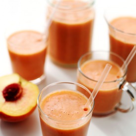 Healthy Peach Berry Smoothie