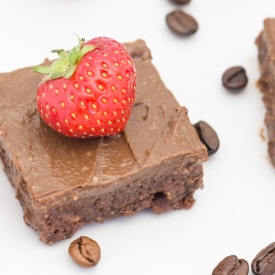 Espresso-Strawberry Sticky Cake