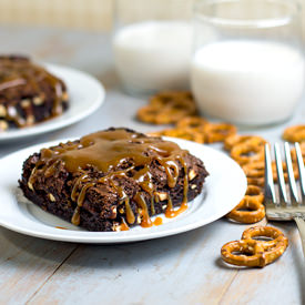 Pretzel Browines With Caramel Sauce