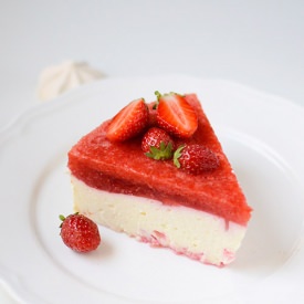 Cheesecake with Strawberry Mousse