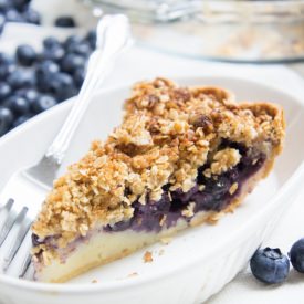 Blueberry Crumble Cream Pie