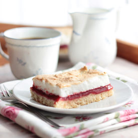Raspberry Meringue Cake