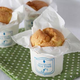 Paper-wrapped Mini Sponge Cake