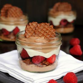 Chocolate Raspberry Yogurt Parfaits