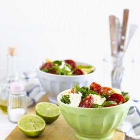 Salad with Arugula and Mozzarella