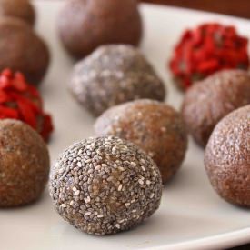 Banana Bread Energy Bites