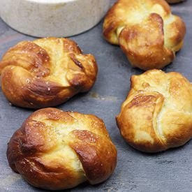 Easy Homemade Pretzel Rolls