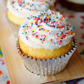 Lemon Cupcakes with Lemon Frosting