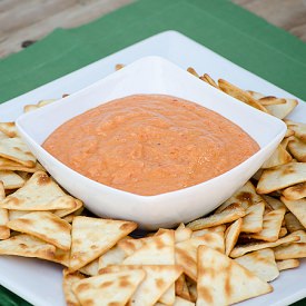 Easy Roasted Red Pepper Bean Dip