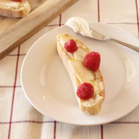 Pear and Mascarpone Crostini