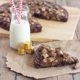 Rolo Brownie Pizza