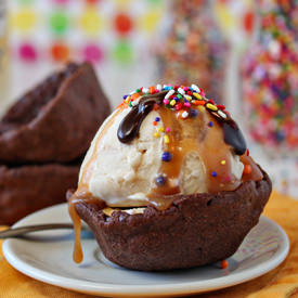 Chocolate Cookie Ice Cream Cups
