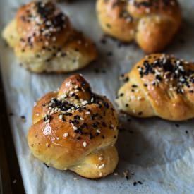 Sweet and Sticky Pretzel Knots