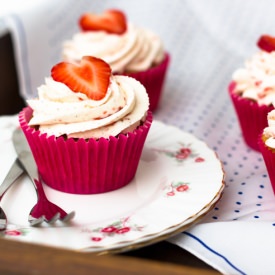 Strawberry and Cream Cupcakes
