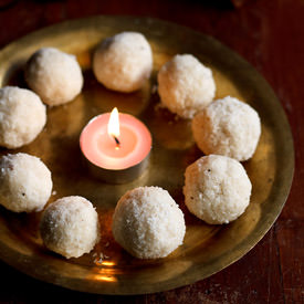 Coconut Ladoo