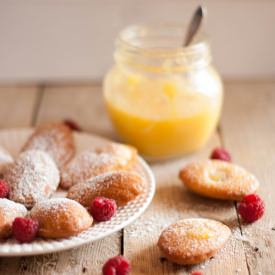 Madeleines with Lemon Curd