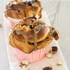 Apple Cinnamon Yeast-Rolls