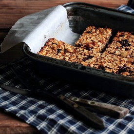 Honeyed Apricot Granola Bars