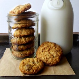 Oatmeal Raisinet Cookies