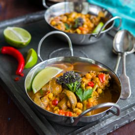 Chickpea Mushroom Broccoli Curry