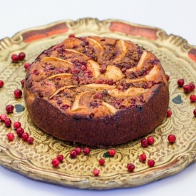 Lingonberry-Apple Cake