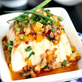 Steamed Tofu with Saucy Minced Pork