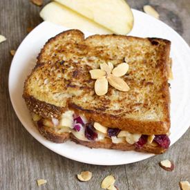 Grillled Brie Cheese with Apples