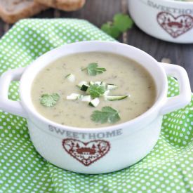 Zucchini Soup with Green Curry
