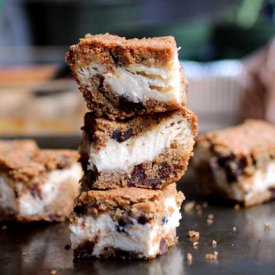 Cheesecake Cookie Bars