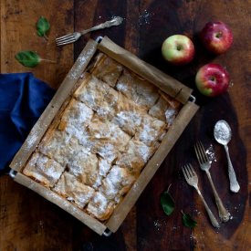 Old Fashioned Serbian Apple Pita