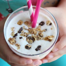 Healthy Cookies & Cream Smoothie