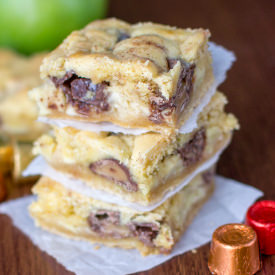 Caramel Apple Gooey Bars