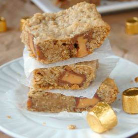 Oatmeal Rolo Bars