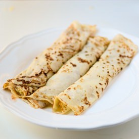 Crêpes (Pancakes) with Applesauce