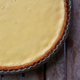 Almond Pie with Yoghurt & Apricot