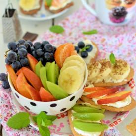 Cookies Sandwiches with Fruit