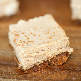 Cinnamon Cheesecake Bars