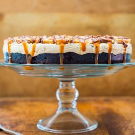 No-Bake Peanut Butter Snickers Pie