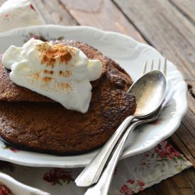 Healthy Gingerbread Pancakes