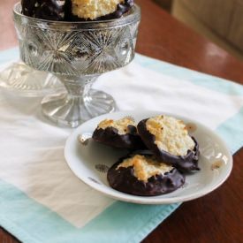 Coconut Macaroons w/ Dark Chocolate