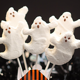 All-Natural Marshmallow Ghosts