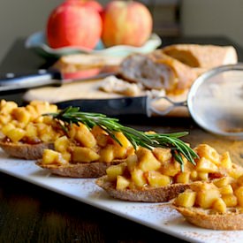 Apple Pie Bruschetta