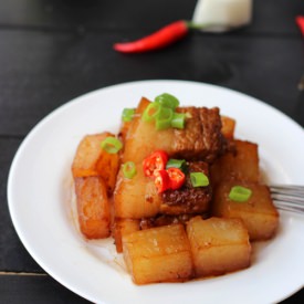 Braised Pork with White Radish