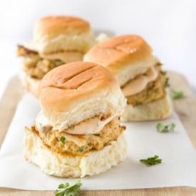 Crab Cake Sliders with Spicy Aioli