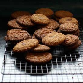 Pomegranate Ginger Snaps