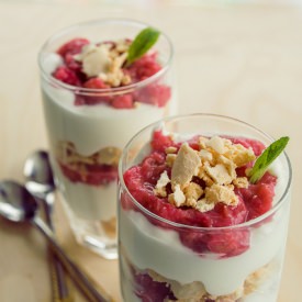 Rhubarb Eton Mess