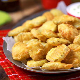 Copycat Hooters Fried Pickles