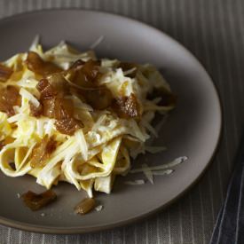 Pasta with Yogurt and Onions