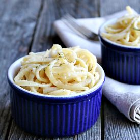 Creamy White Wine and Garlic Pasta