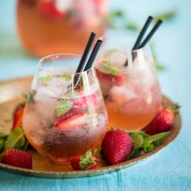 Red Muscadel & Soda Cocktails